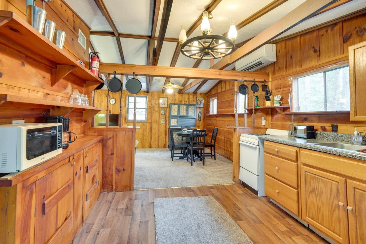 Peaceful Warne Cabin Fenced Yard And Screened Porch Brasstown Екстер'єр фото