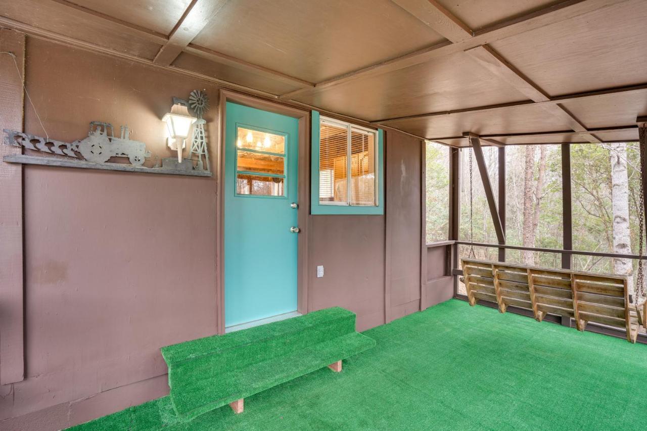 Peaceful Warne Cabin Fenced Yard And Screened Porch Brasstown Екстер'єр фото