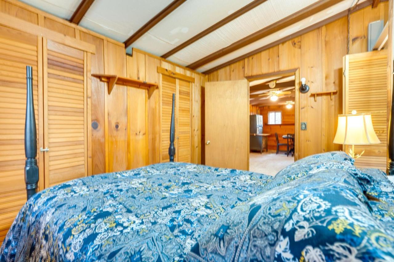 Peaceful Warne Cabin Fenced Yard And Screened Porch Brasstown Екстер'єр фото