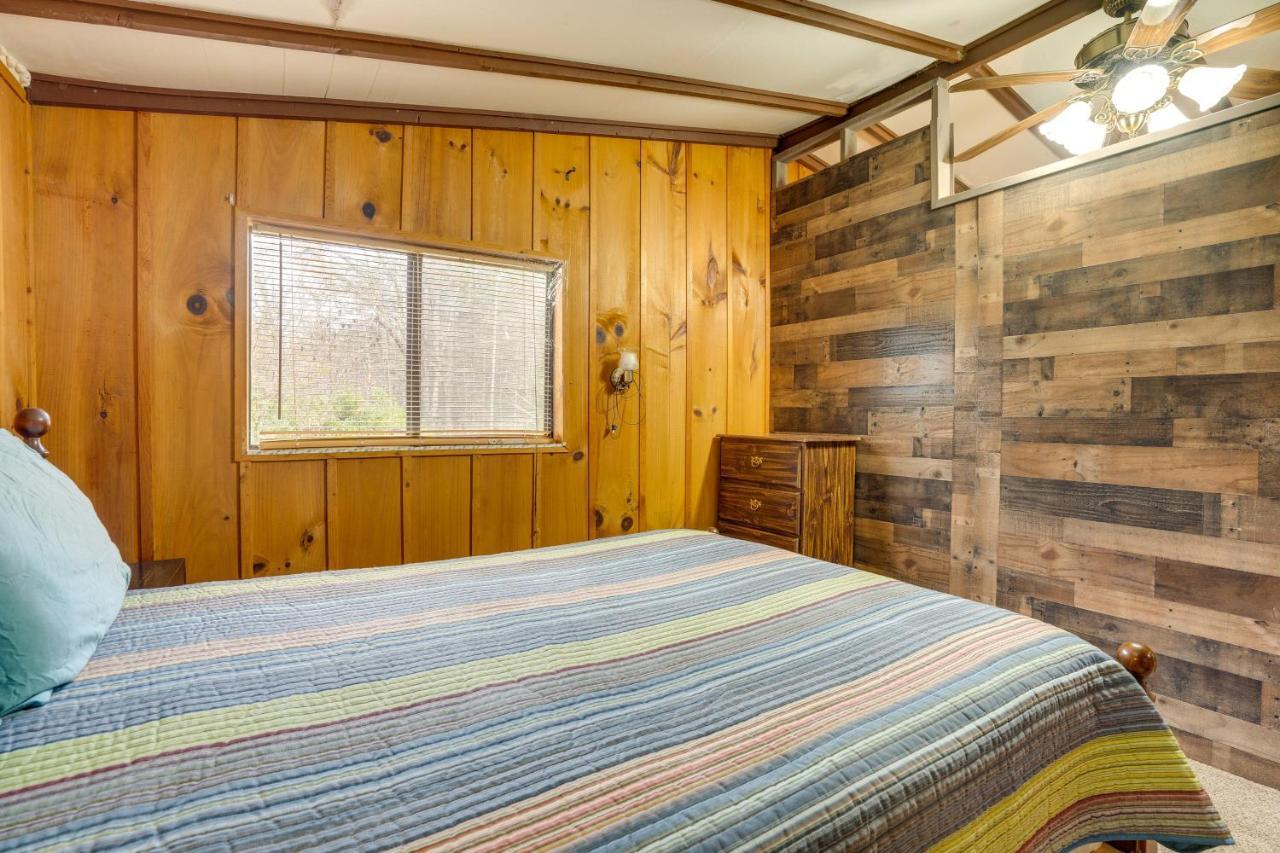 Peaceful Warne Cabin Fenced Yard And Screened Porch Brasstown Екстер'єр фото